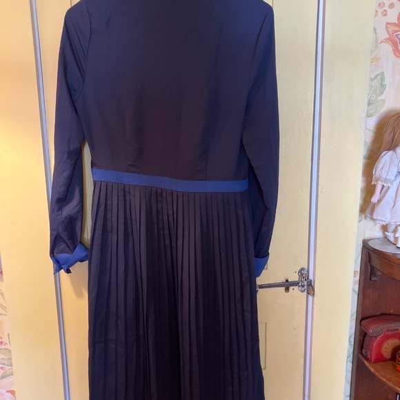 ModCloth Just My Typist Pleated Shirtdress Navy Pockets Size 4 - Picture 3 of 3